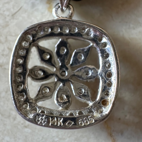 Diamond Floral Style earrings with matching pendant necklace - Picture 3 of 8